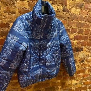 BLUE BANDANA PUFFER COAT 💐 BRAND NEW WITH TAGS 💐💐 SIZE MEDIUM